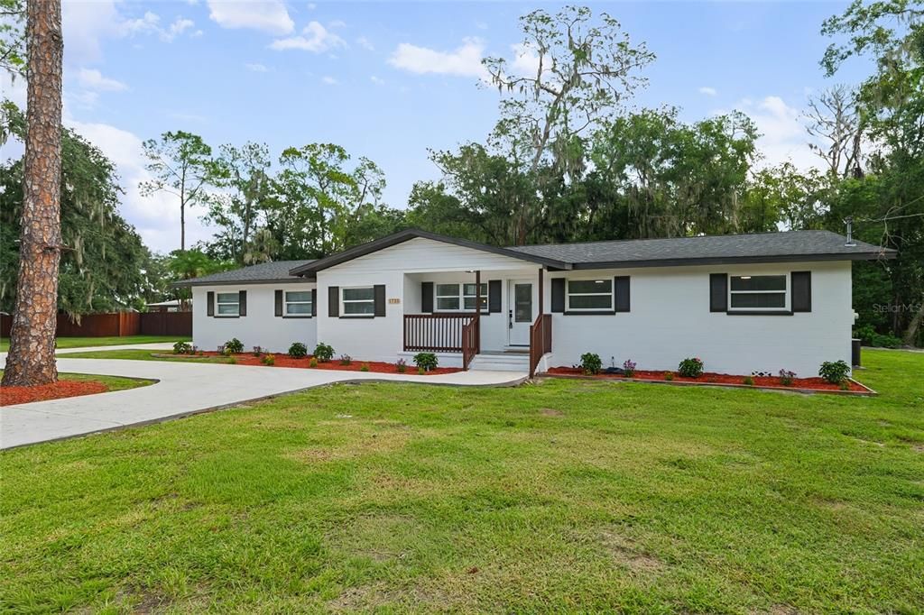 For Sale: $468,500 (3 beds, 2 baths, 2202 Square Feet)