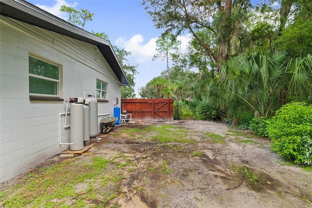 For Sale: $468,500 (3 beds, 2 baths, 2202 Square Feet)