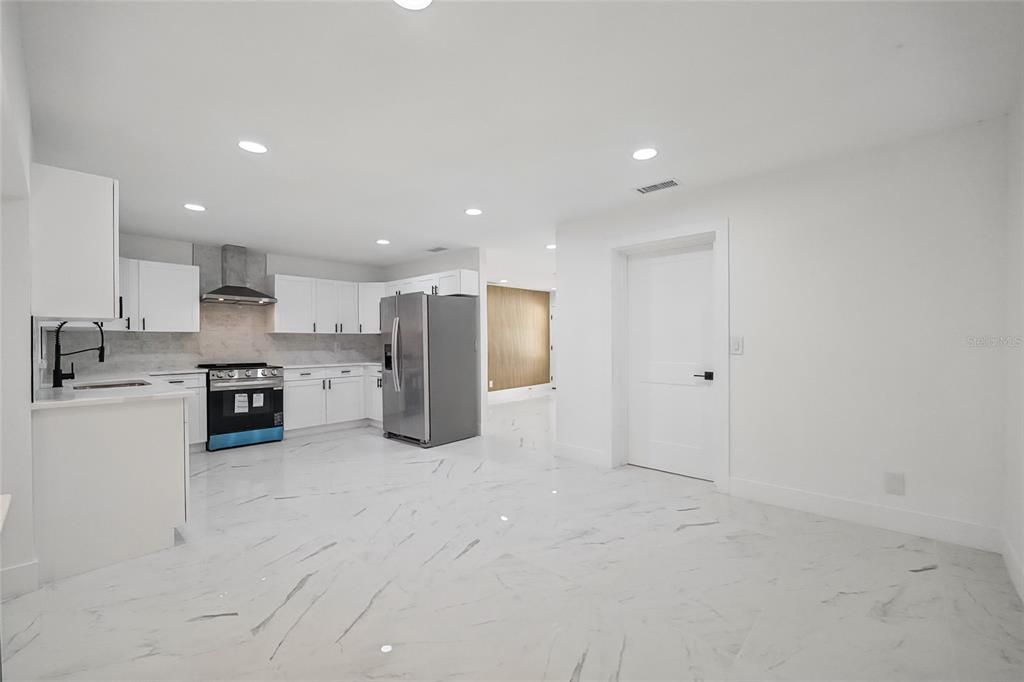 For Sale: $468,500 (3 beds, 2 baths, 2202 Square Feet)