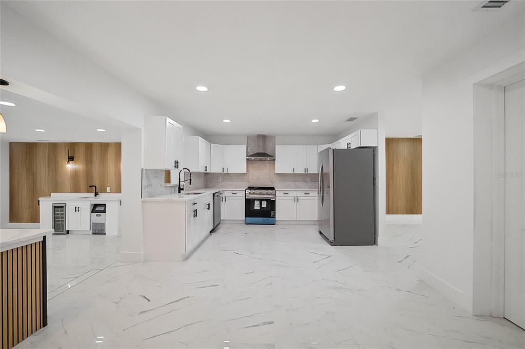 For Sale: $468,500 (3 beds, 2 baths, 2202 Square Feet)