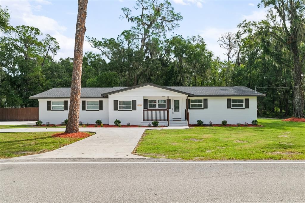 For Sale: $468,500 (3 beds, 2 baths, 2202 Square Feet)