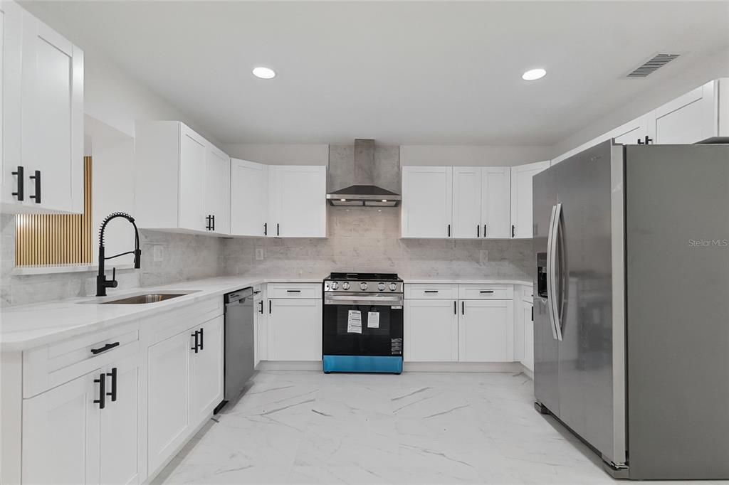 For Sale: $468,500 (3 beds, 2 baths, 2202 Square Feet)