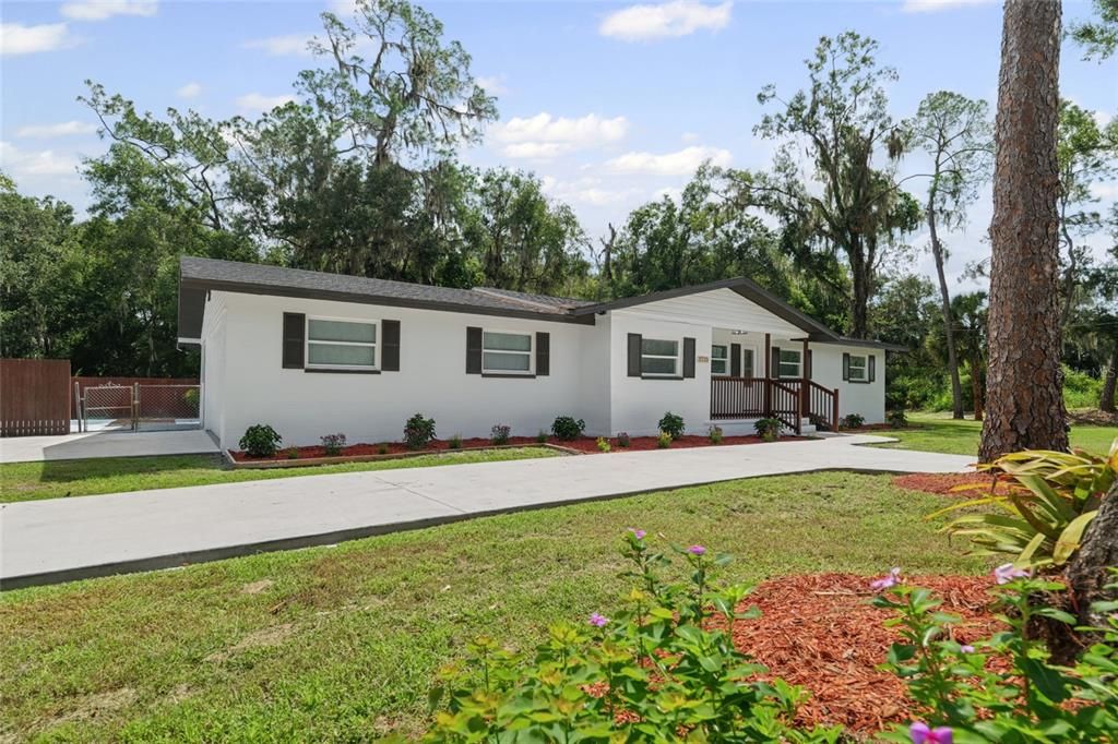 For Sale: $468,500 (3 beds, 2 baths, 2202 Square Feet)