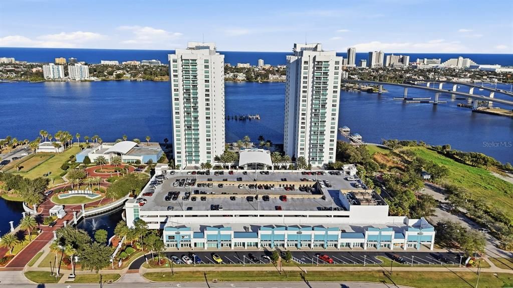На продажу: $440,000 (2 спален, 2 ванн, 1693 Квадратных фут)