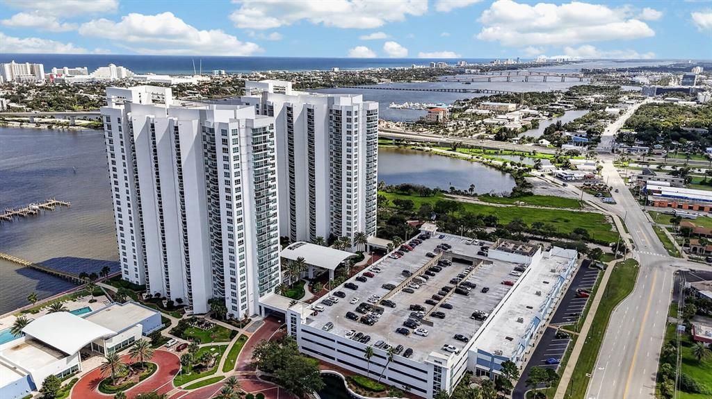 На продажу: $440,000 (2 спален, 2 ванн, 1693 Квадратных фут)