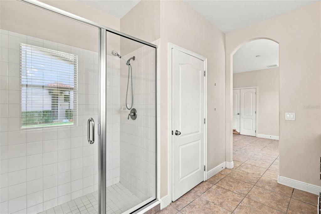 For Sale: $320,000 (4 beds, 3 baths, 2060 Square Feet)
