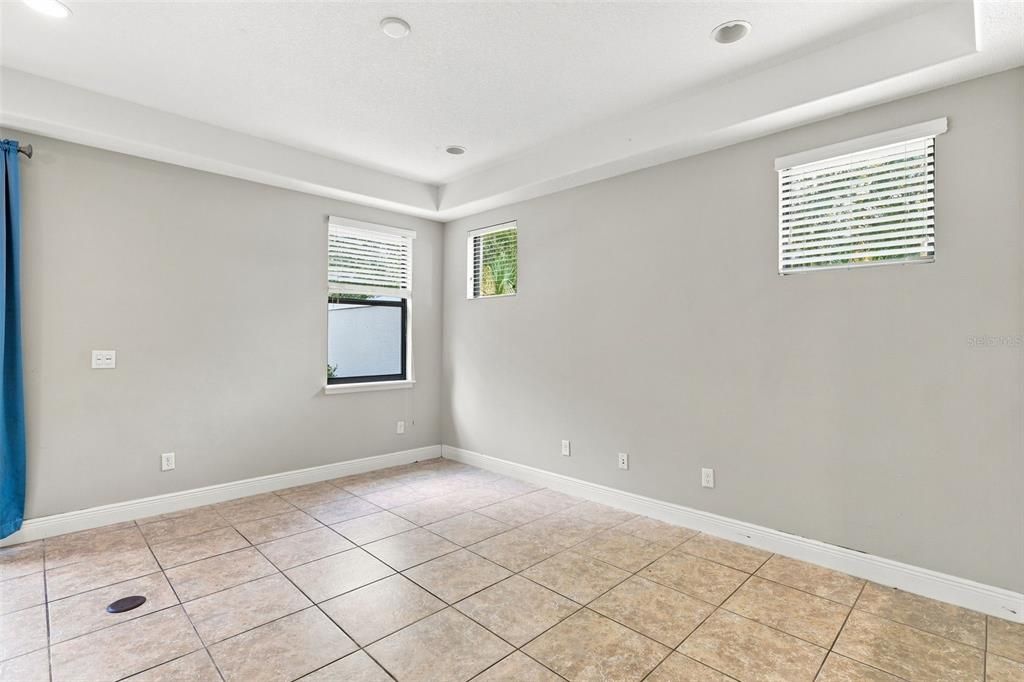 For Sale: $320,000 (4 beds, 3 baths, 2060 Square Feet)