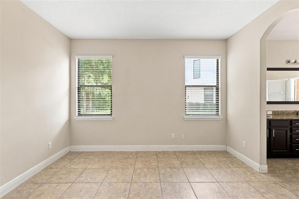 For Sale: $320,000 (4 beds, 3 baths, 2060 Square Feet)