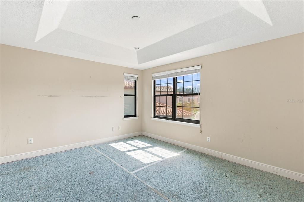 For Sale: $320,000 (4 beds, 3 baths, 2060 Square Feet)