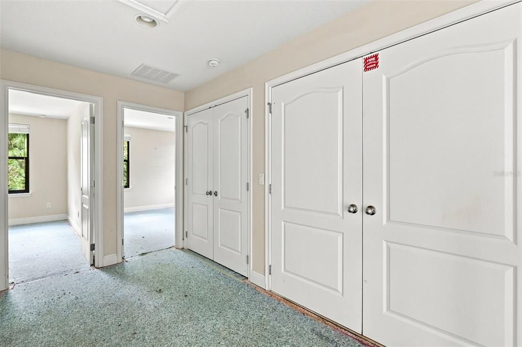 For Sale: $320,000 (4 beds, 3 baths, 2060 Square Feet)