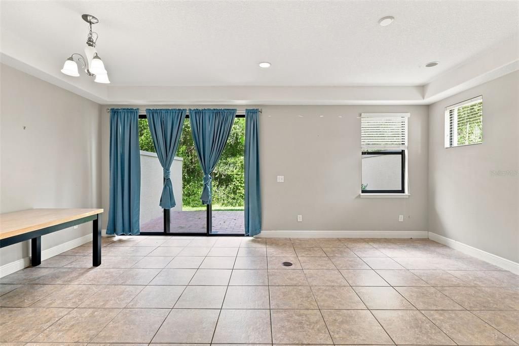 For Sale: $320,000 (4 beds, 3 baths, 2060 Square Feet)