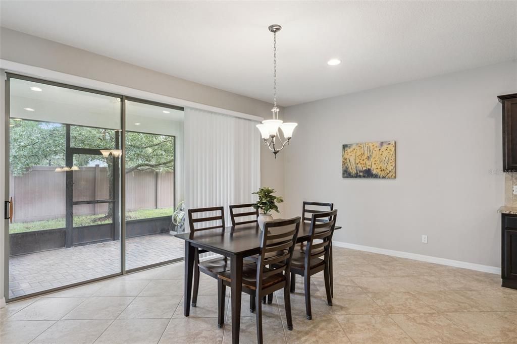 En Venta: $649,900 (4 camas, 3 baños, 4391 Pies cuadrados)