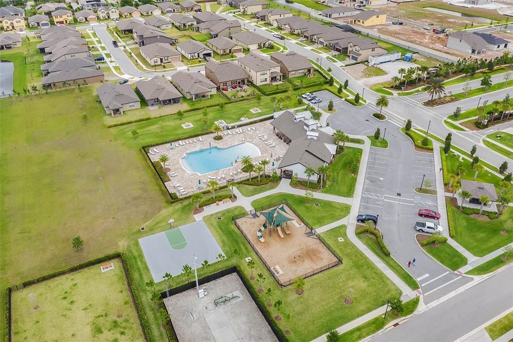 En Venta: $649,900 (4 camas, 3 baños, 4391 Pies cuadrados)