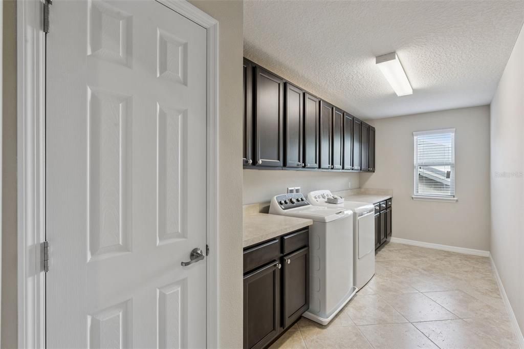 En Venta: $649,900 (4 camas, 3 baños, 4391 Pies cuadrados)