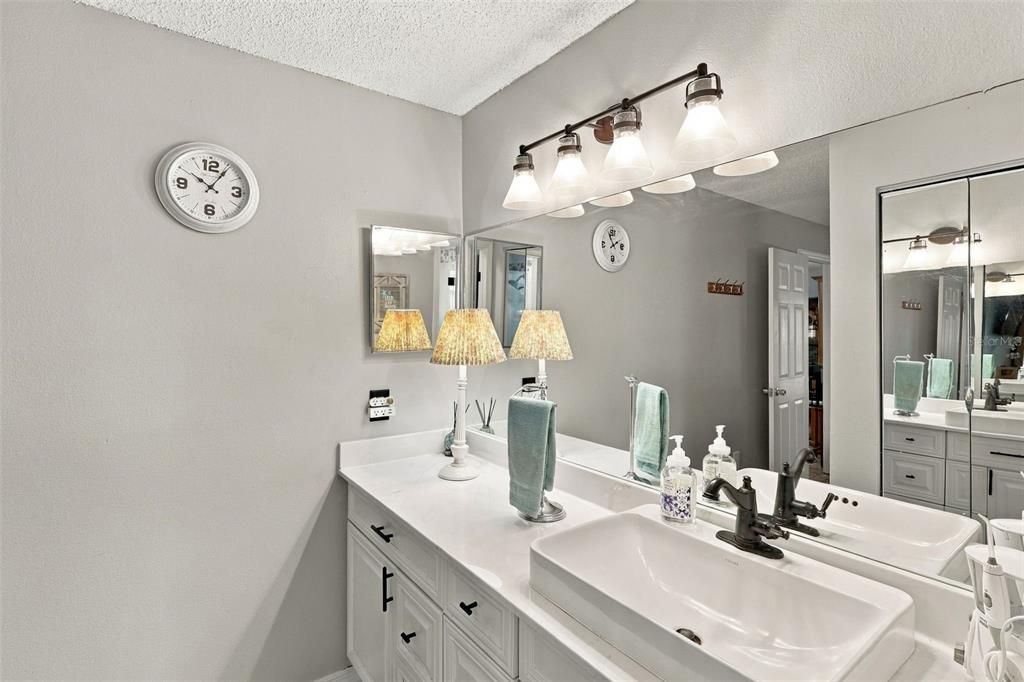 For Sale: $329,500 (3 beds, 2 baths, 1480 Square Feet)