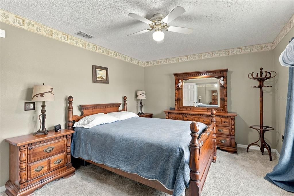 For Sale: $329,500 (3 beds, 2 baths, 1480 Square Feet)