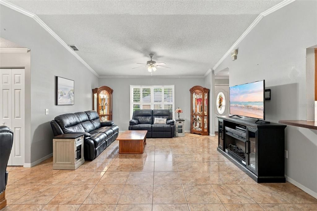 For Sale: $329,500 (3 beds, 2 baths, 1480 Square Feet)