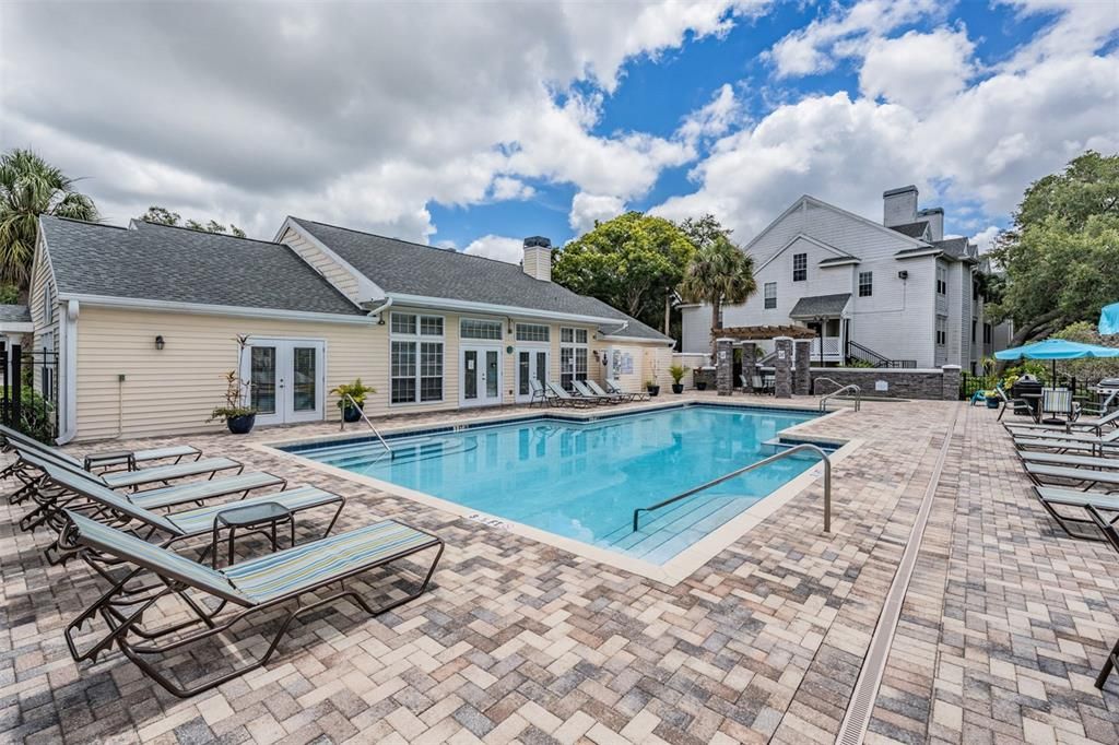 For Rent: $2,100 (2 beds, 2 baths, 1121 Square Feet)