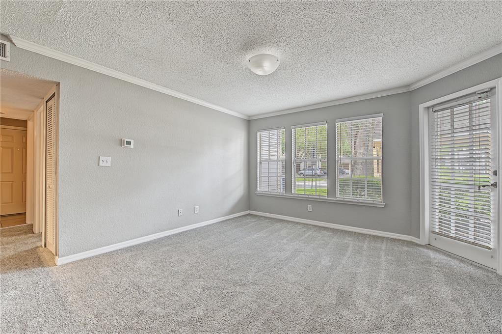 For Rent: $2,100 (2 beds, 2 baths, 1121 Square Feet)