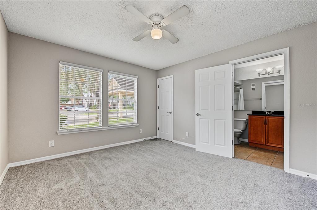 For Rent: $2,100 (2 beds, 2 baths, 1121 Square Feet)