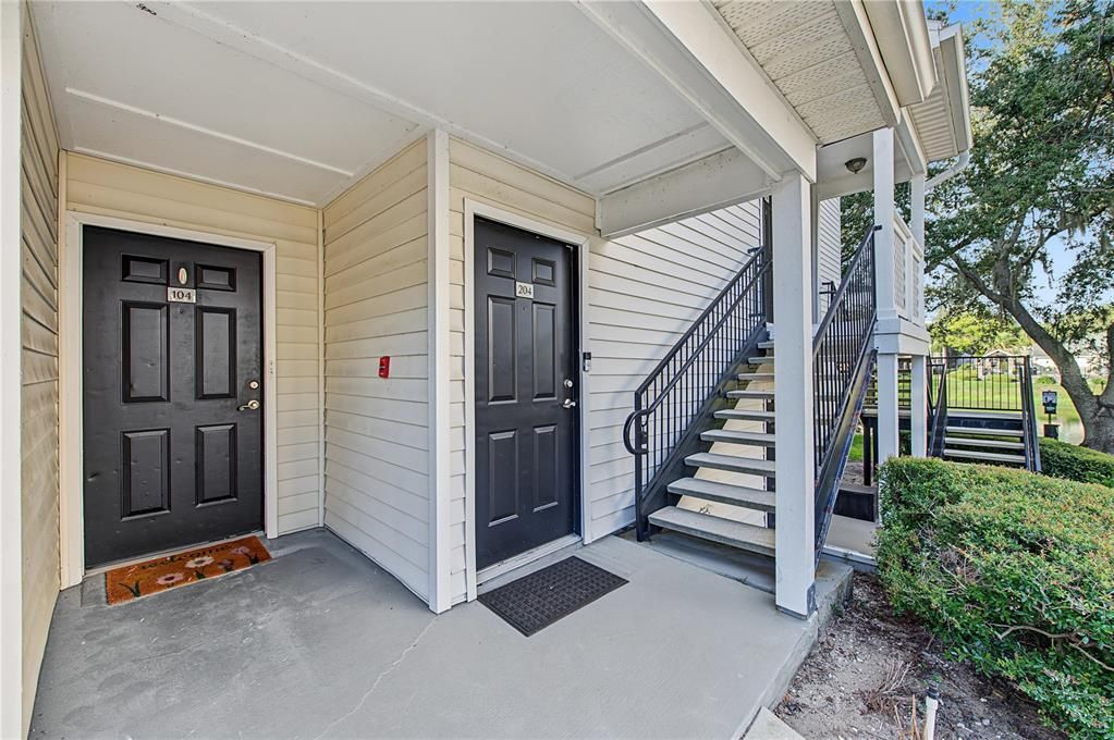 For Rent: $2,100 (2 beds, 2 baths, 1121 Square Feet)