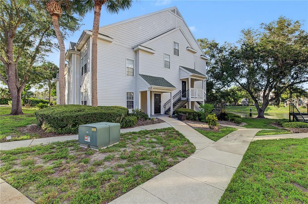 For Rent: $2,100 (2 beds, 2 baths, 1121 Square Feet)