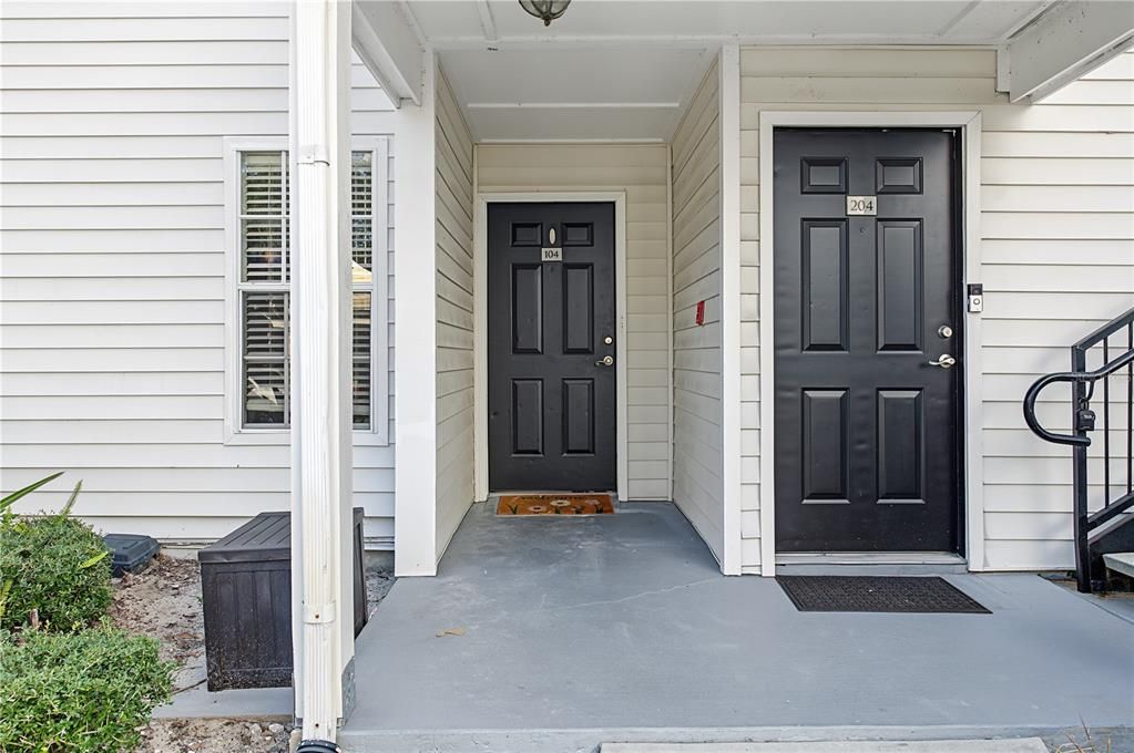 For Rent: $2,100 (2 beds, 2 baths, 1121 Square Feet)