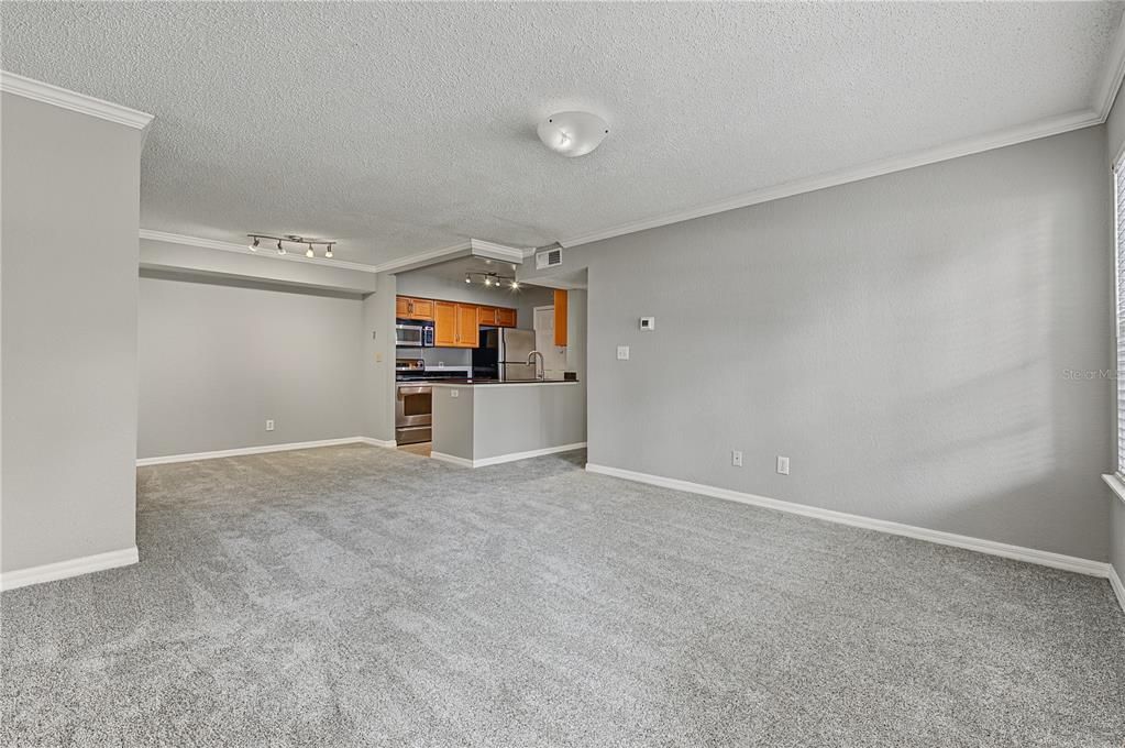 For Rent: $2,100 (2 beds, 2 baths, 1121 Square Feet)