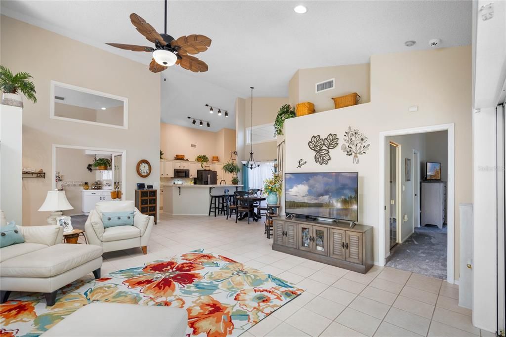 For Sale: $350,000 (3 beds, 2 baths, 1533 Square Feet)