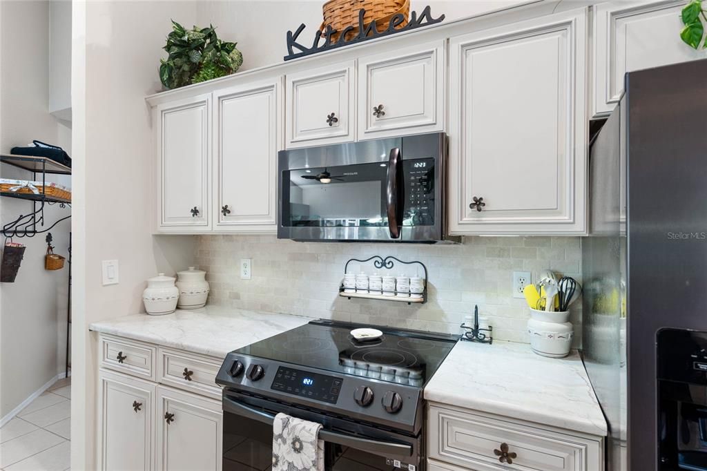 For Sale: $350,000 (3 beds, 2 baths, 1533 Square Feet)
