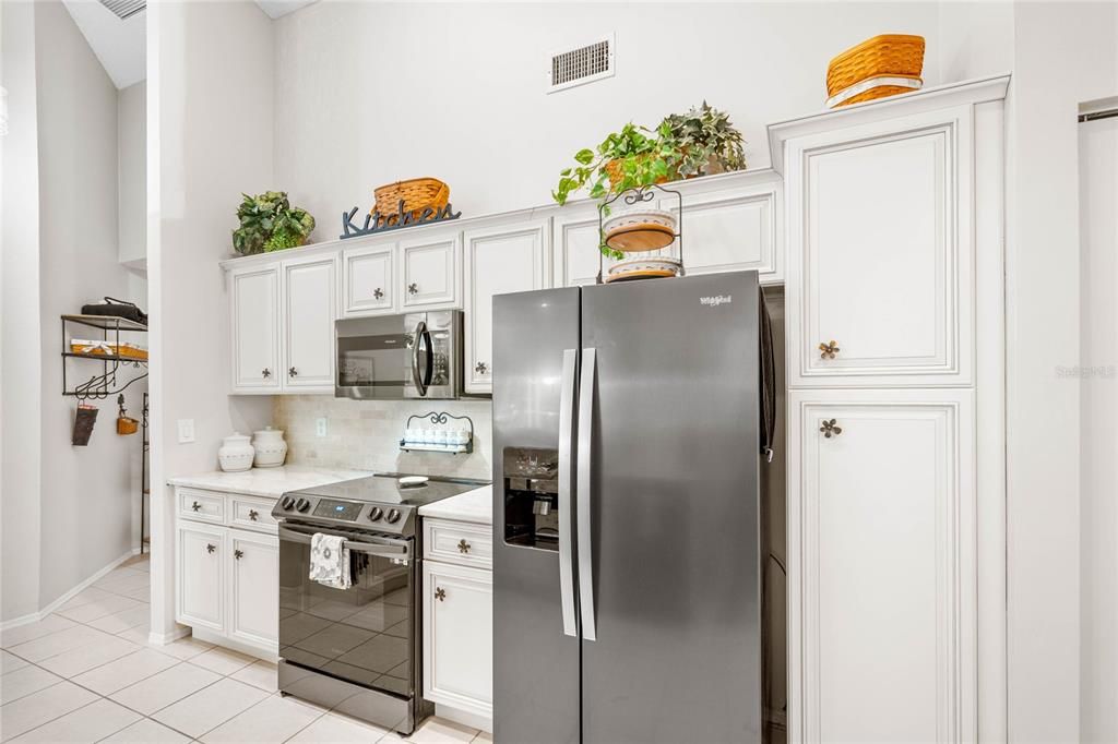 For Sale: $350,000 (3 beds, 2 baths, 1533 Square Feet)