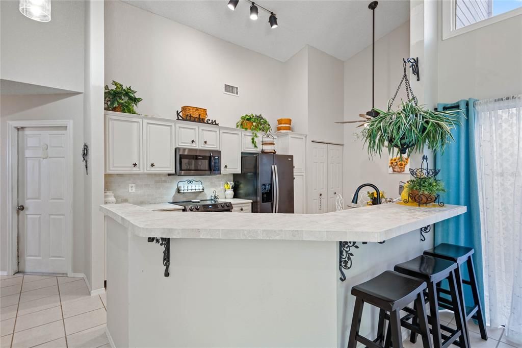 For Sale: $350,000 (3 beds, 2 baths, 1533 Square Feet)