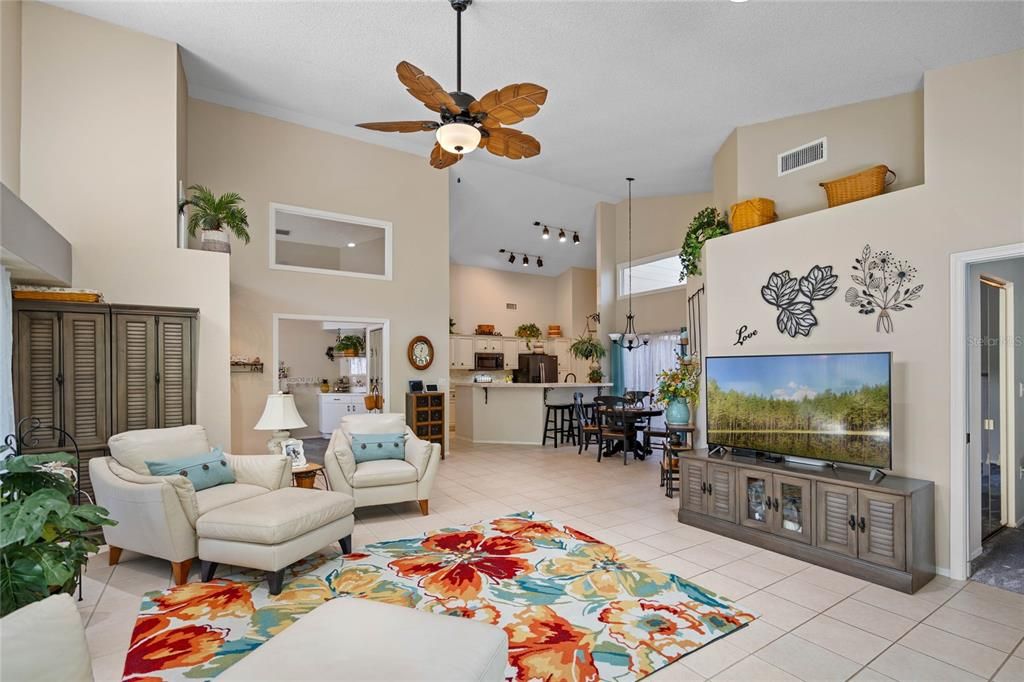 For Sale: $350,000 (3 beds, 2 baths, 1533 Square Feet)