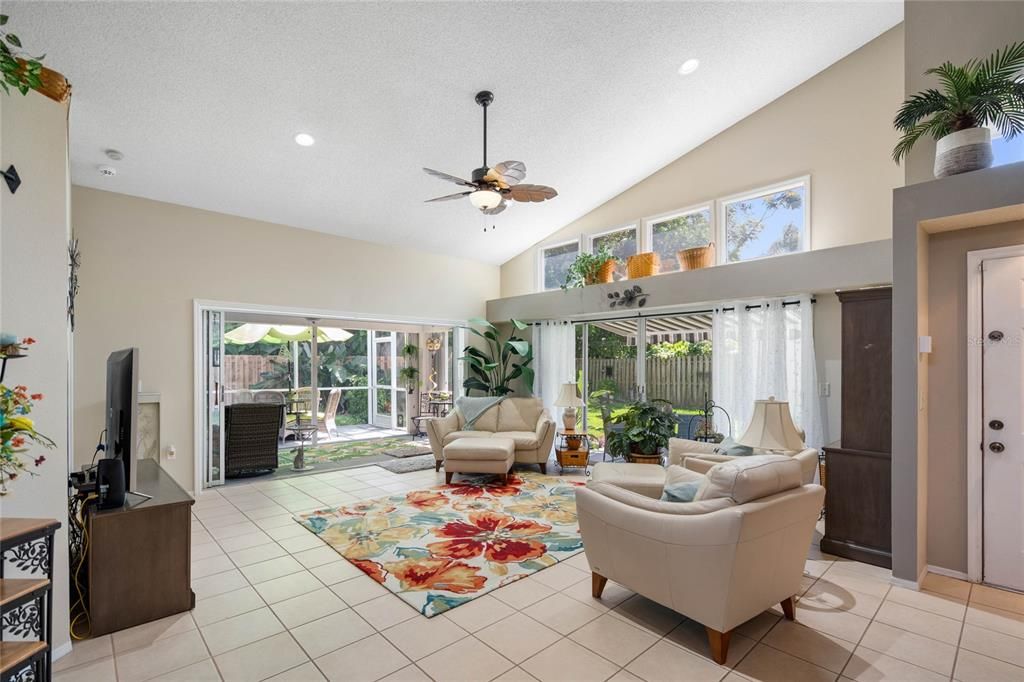 For Sale: $350,000 (3 beds, 2 baths, 1533 Square Feet)