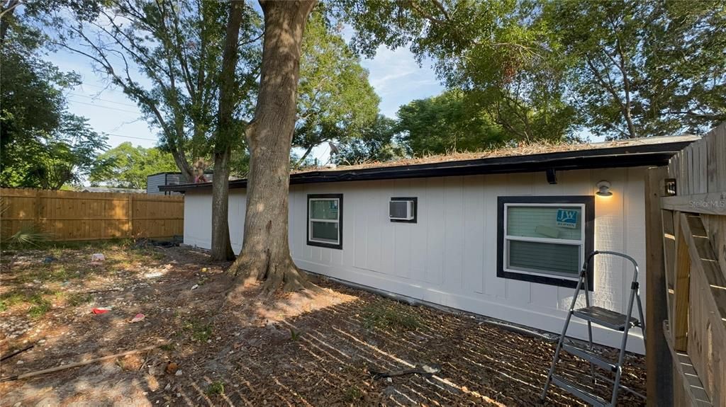 For Sale: $427,000 (4 beds, 3 baths, 1714 Square Feet)