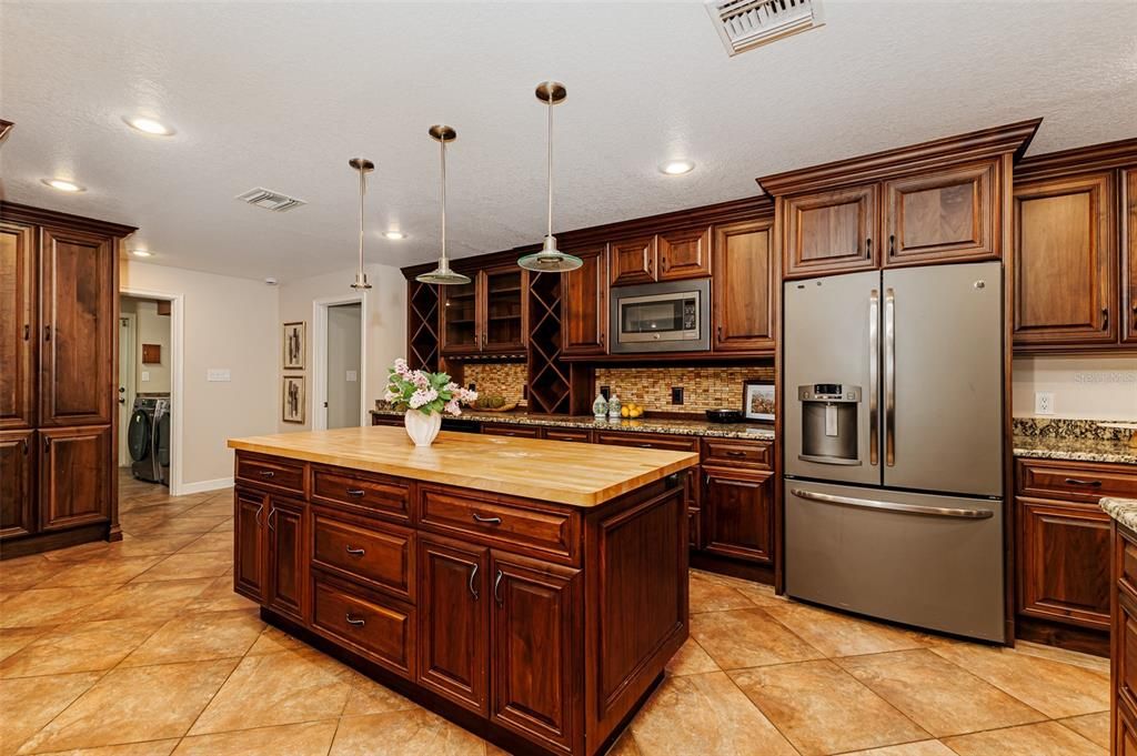 For Sale: $849,000 (4 beds, 3 baths, 2929 Square Feet)