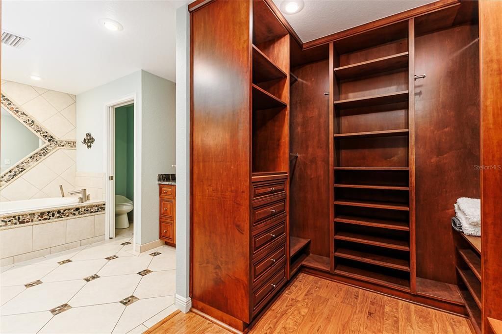 For Sale: $849,000 (4 beds, 3 baths, 2929 Square Feet)