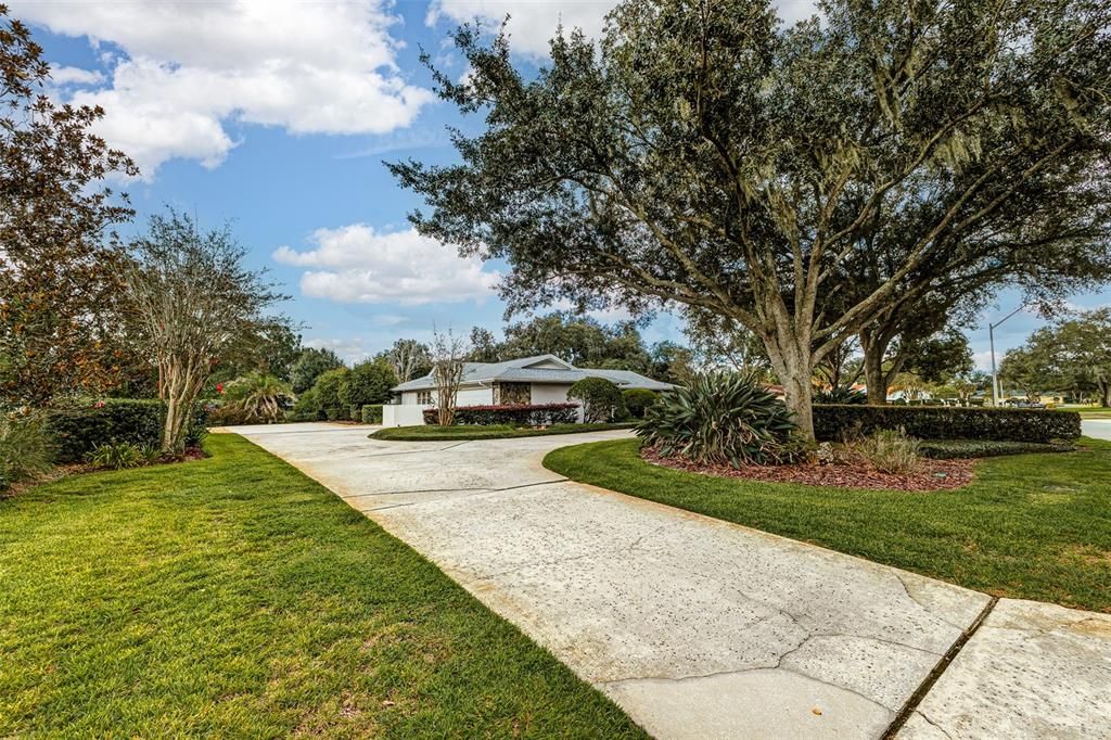 For Sale: $849,000 (4 beds, 3 baths, 2929 Square Feet)