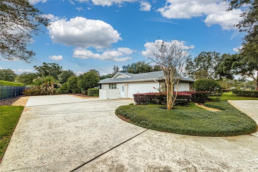 For Sale: $849,000 (4 beds, 3 baths, 2929 Square Feet)