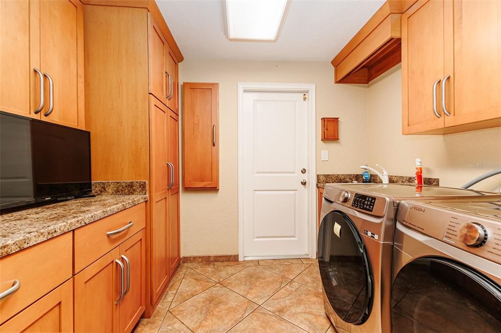 For Sale: $849,000 (4 beds, 3 baths, 2929 Square Feet)