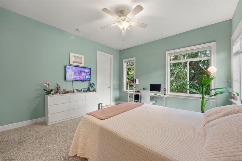 For Sale: $629,000 (3 beds, 3 baths, 2701 Square Feet)