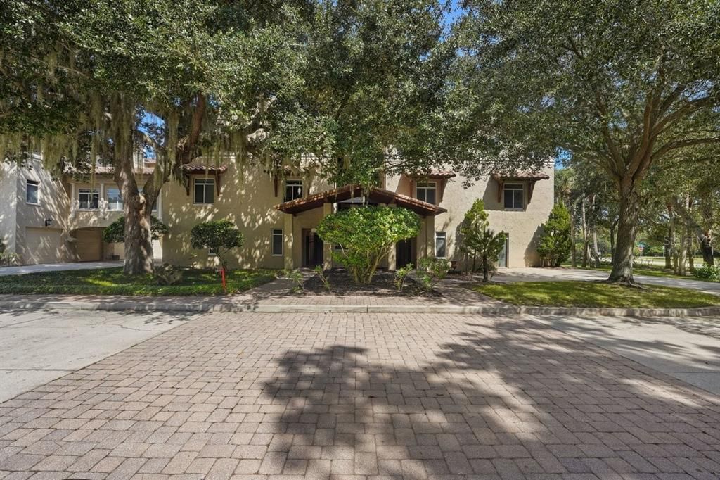 For Sale: $629,000 (3 beds, 3 baths, 2701 Square Feet)