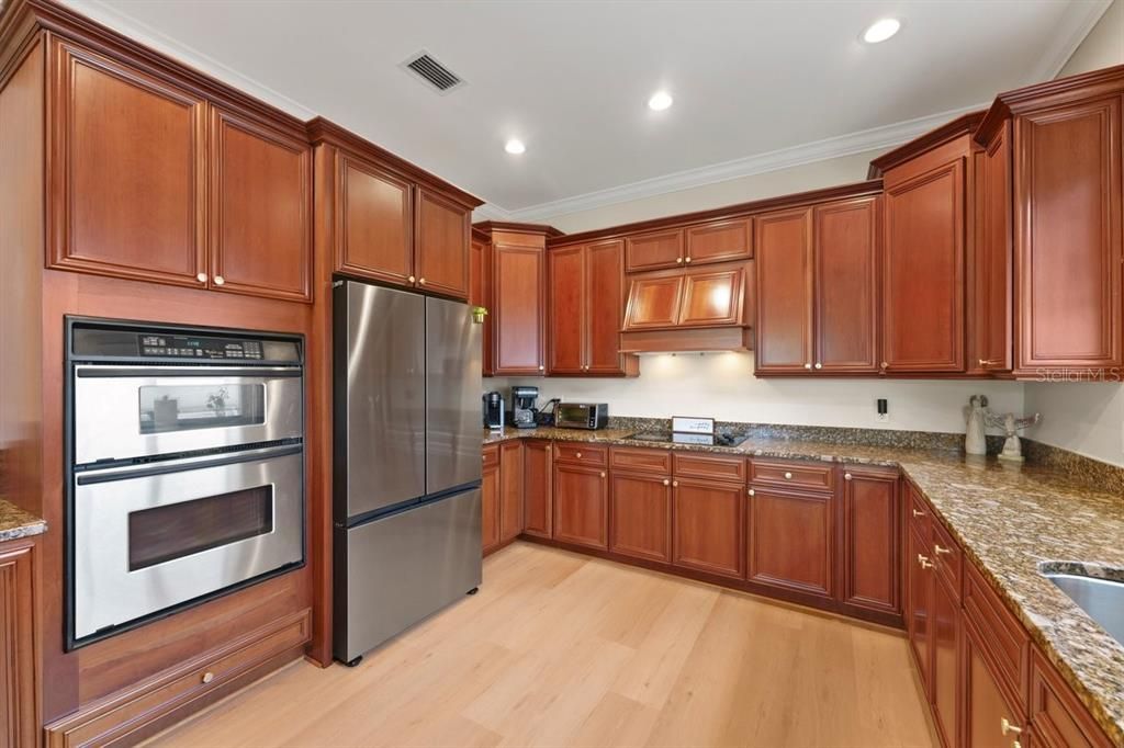 For Sale: $629,000 (3 beds, 3 baths, 2701 Square Feet)