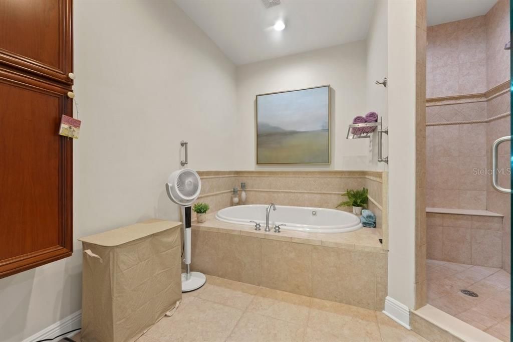 For Sale: $629,000 (3 beds, 3 baths, 2701 Square Feet)