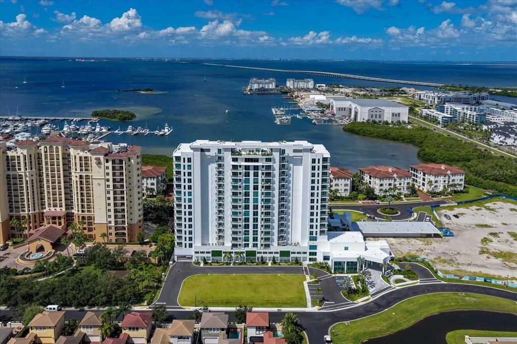 На продажу: $2,549,000 (3 спален, 3 ванн, 2411 Квадратных фут)