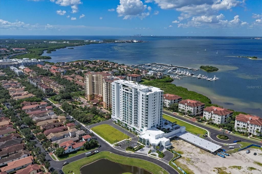 На продажу: $2,549,000 (3 спален, 3 ванн, 2411 Квадратных фут)