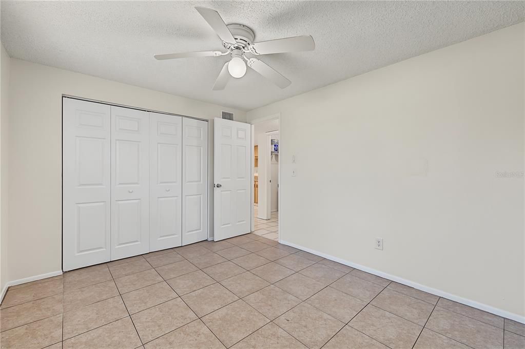 For Sale: $114,900 (2 beds, 2 baths, 915 Square Feet)
