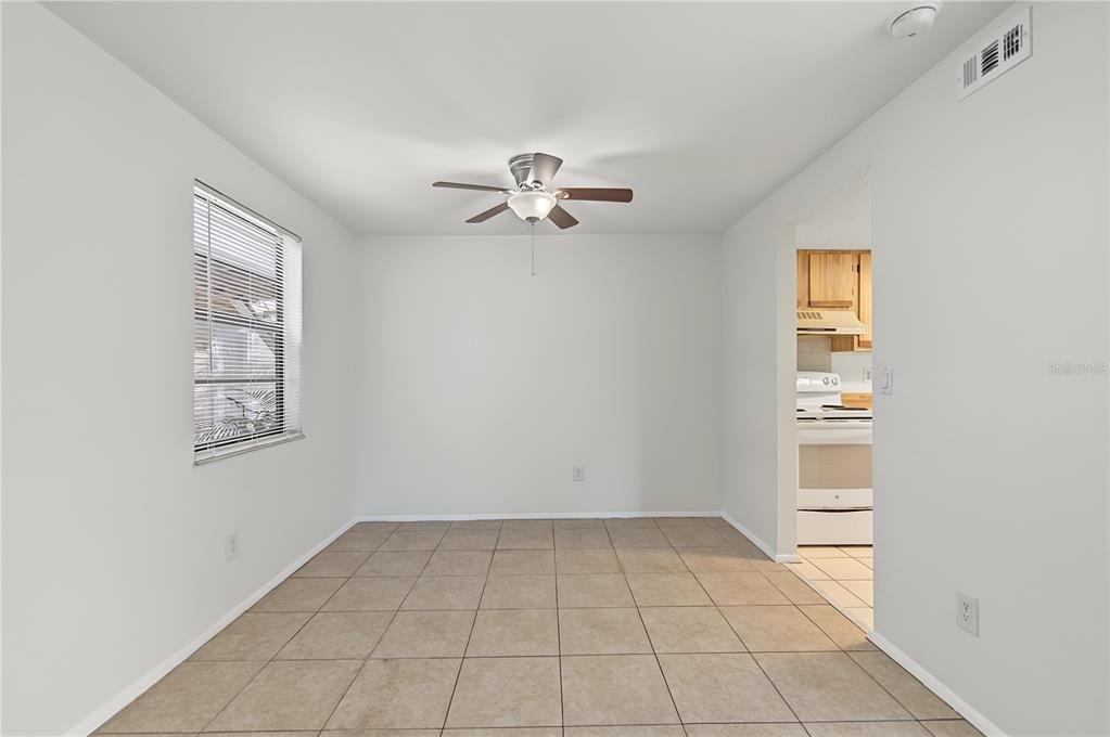For Sale: $114,900 (2 beds, 2 baths, 915 Square Feet)