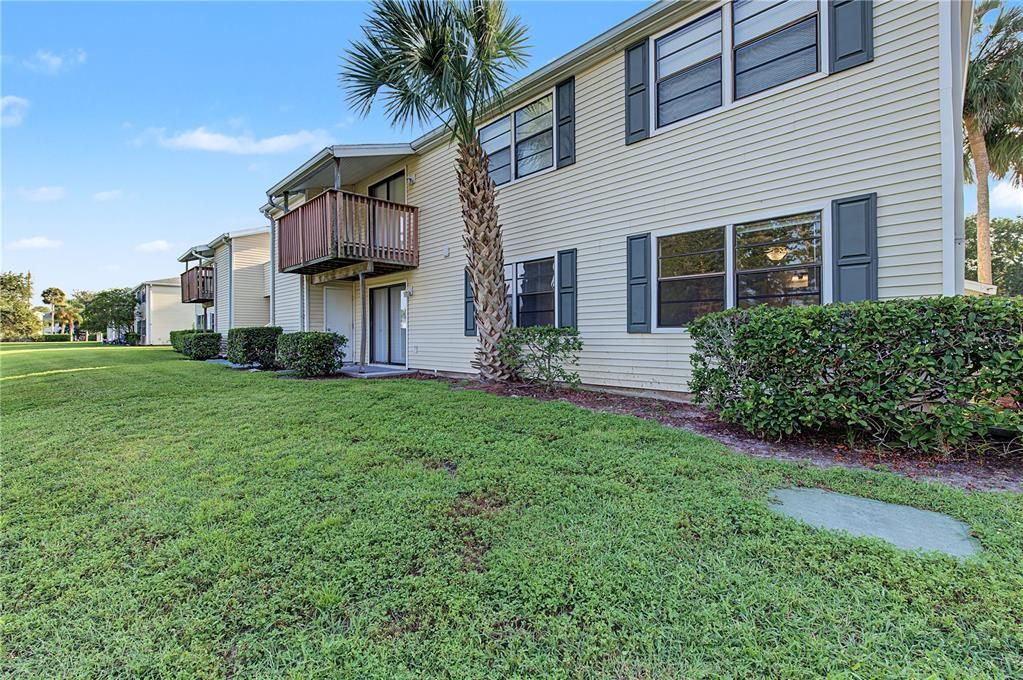 For Sale: $114,900 (2 beds, 2 baths, 915 Square Feet)