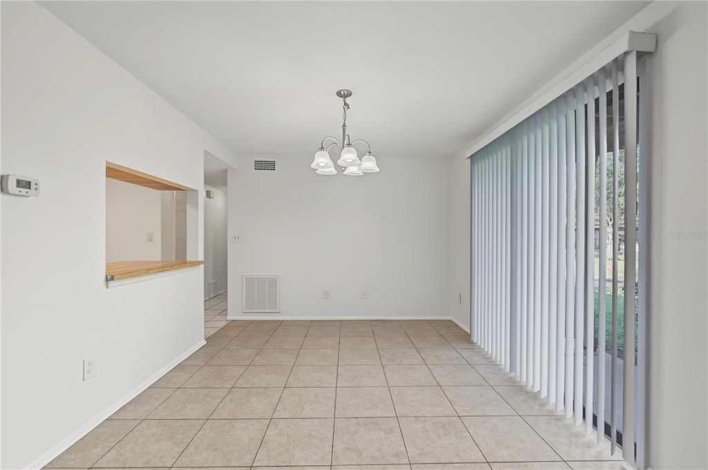 For Sale: $114,900 (2 beds, 2 baths, 915 Square Feet)